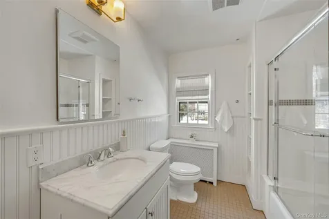 986 Plymouth Street Pelham NY 10803