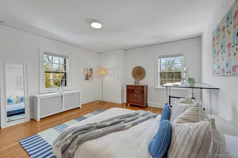 986 Plymouth Street Pelham NY 10803
