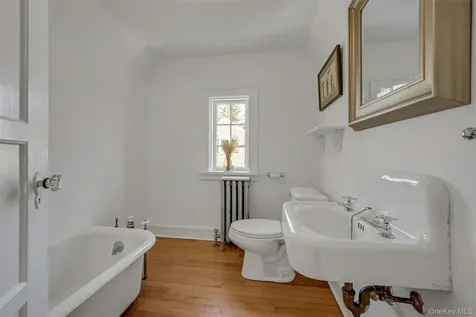986 Plymouth Street Pelham NY 10803