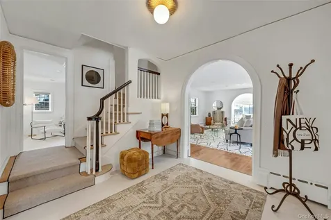 986 Plymouth Street Pelham NY 10803