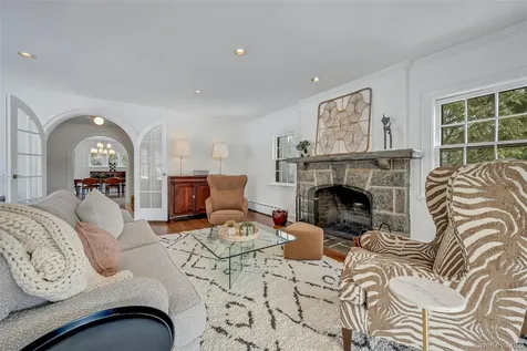 986 Plymouth Street Pelham NY 10803