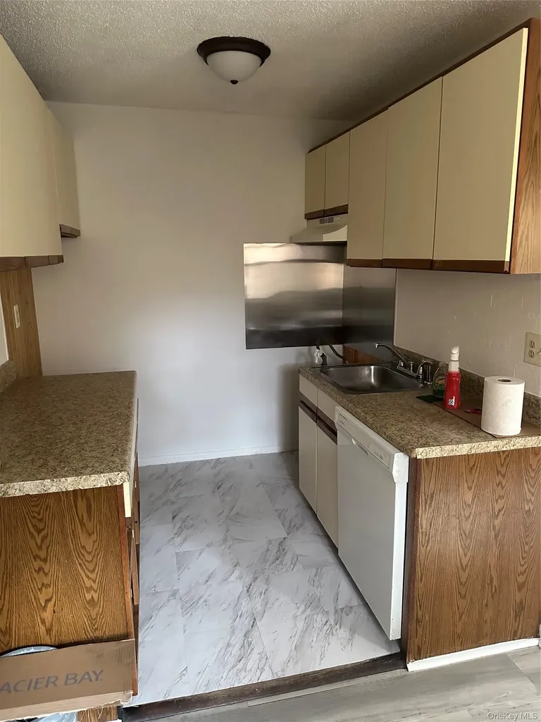 603 Barclay Manor Newburgh NY 12550