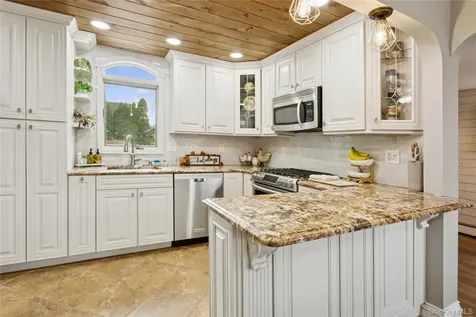 2490 Orange Street Bellmore NY 11710