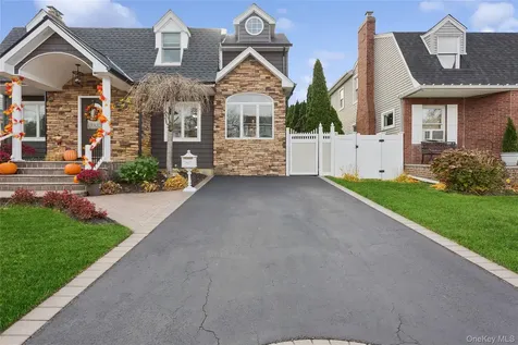 2490 Orange Street Bellmore NY 11710