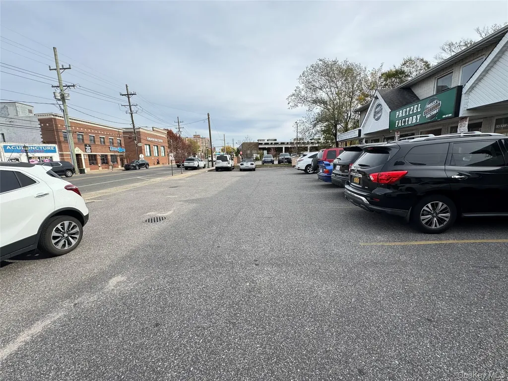118 Broadway Lynbrook NY 11563
