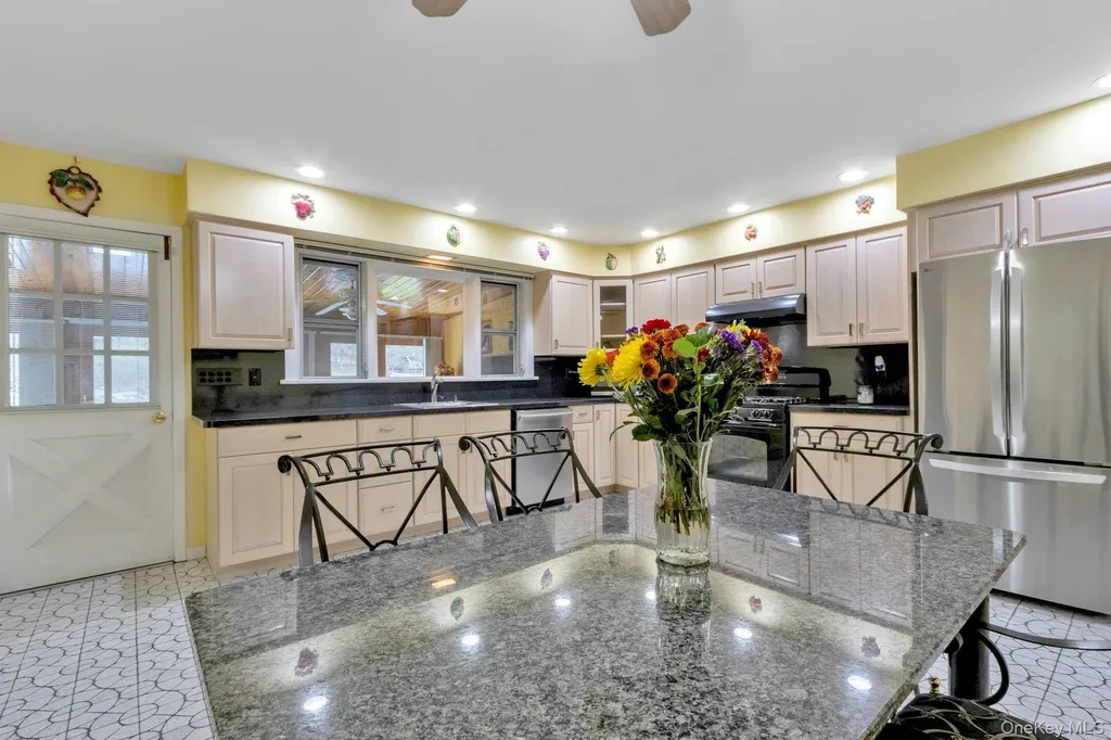 44 Greenridge Way Spring Valley NY 10977