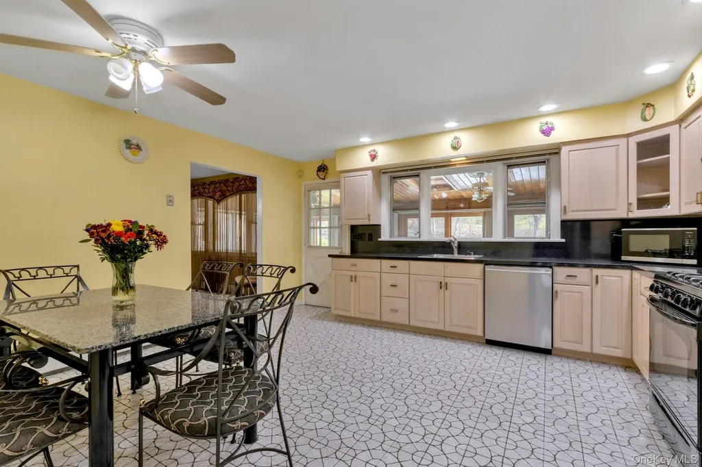44 Greenridge Way Spring Valley NY 10977
