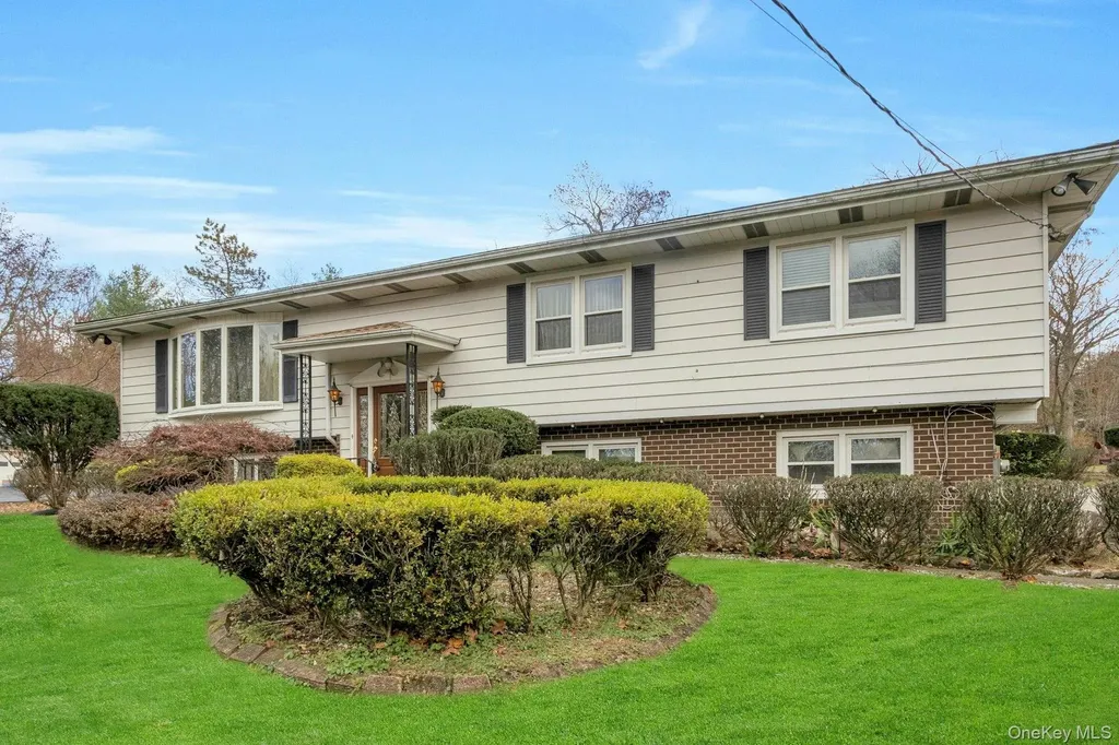 44 Greenridge Way Spring Valley NY 10977