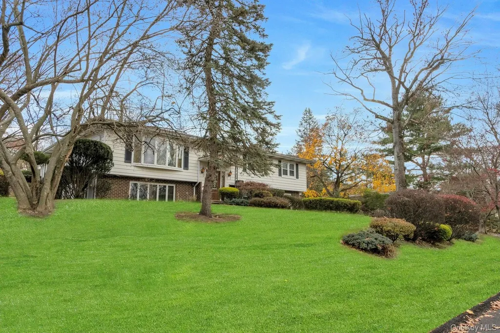 44 Greenridge Way Spring Valley NY 10977