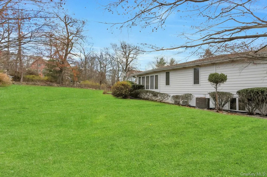 44 Greenridge Way Spring Valley NY 10977
