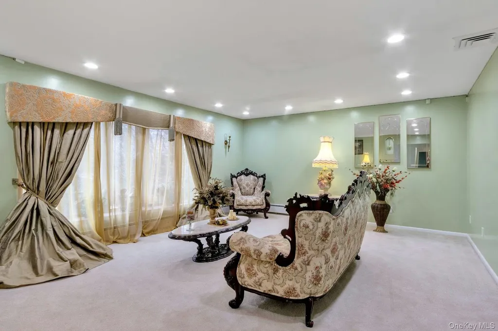 44 Greenridge Way Spring Valley NY 10977