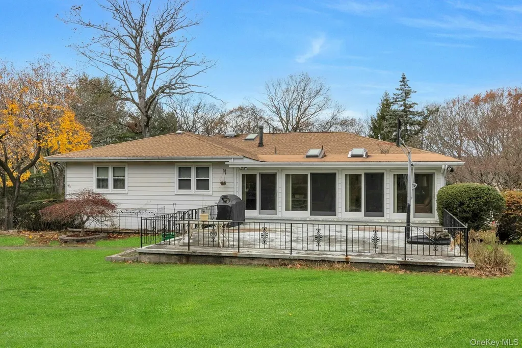 44 Greenridge Way Spring Valley NY 10977