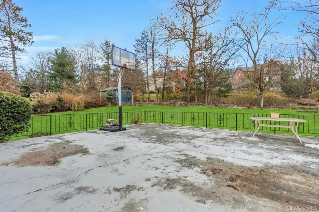 44 Greenridge Way Spring Valley NY 10977