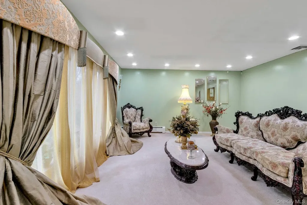 44 Greenridge Way Spring Valley NY 10977