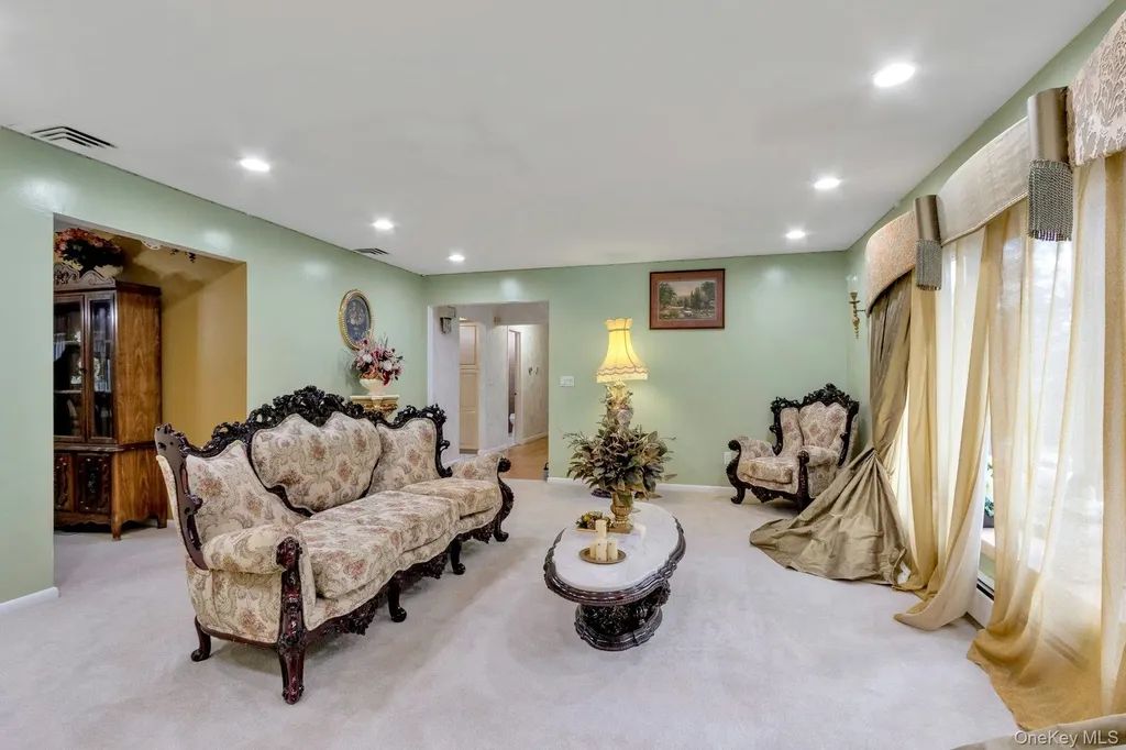44 Greenridge Way Spring Valley NY 10977