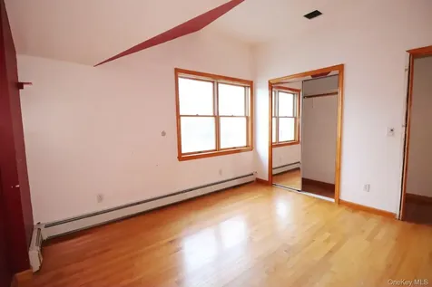 156 Oak Street Amityville NY 11701