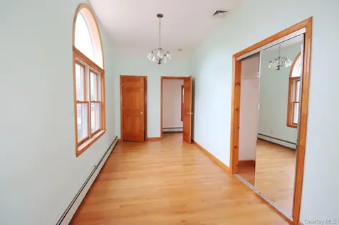 156 Oak Street Amityville NY 11701