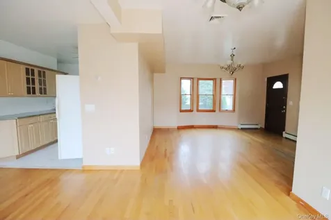 156 Oak Street Amityville NY 11701