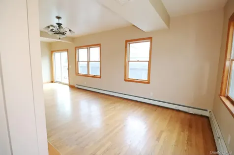 156 Oak Street Amityville NY 11701