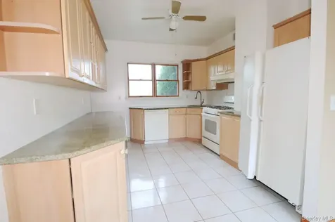 156 Oak Street Amityville NY 11701