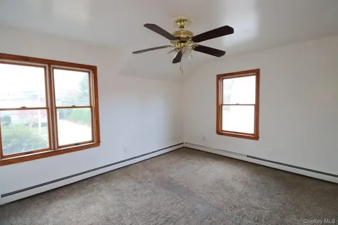 156 Oak Street Amityville NY 11701