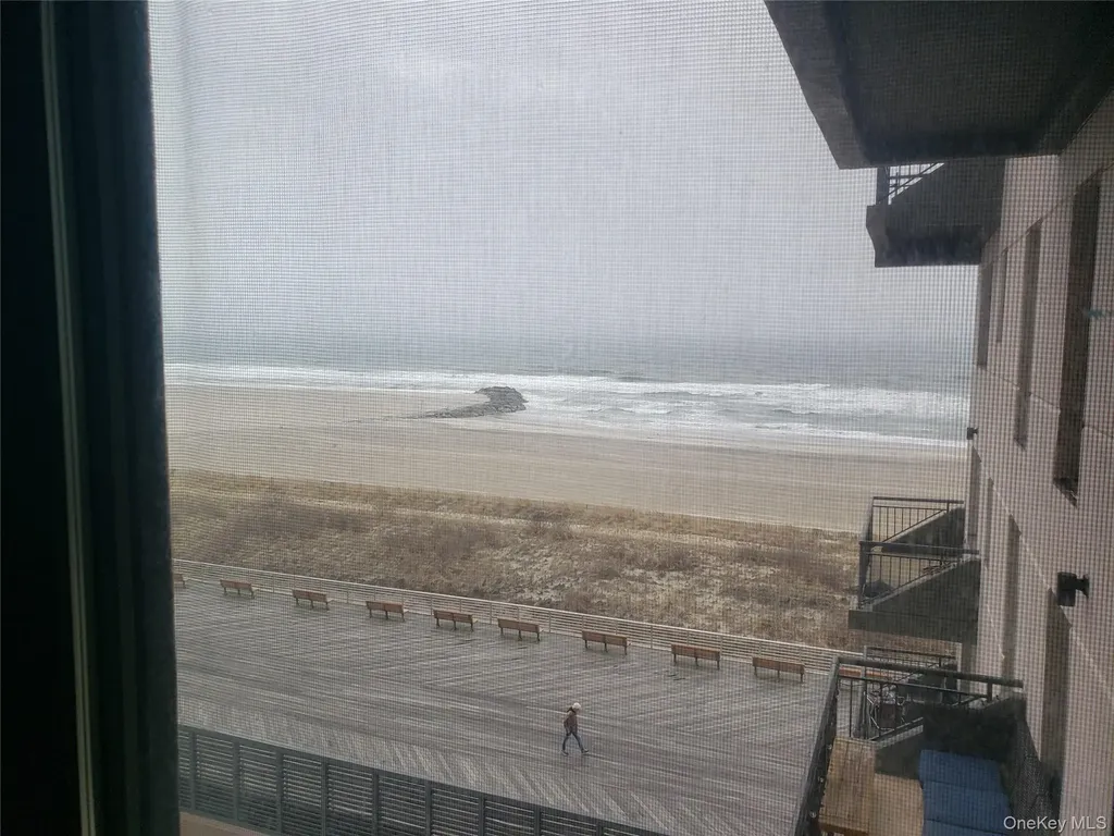 100 W Broadway Long Beach NY 11561