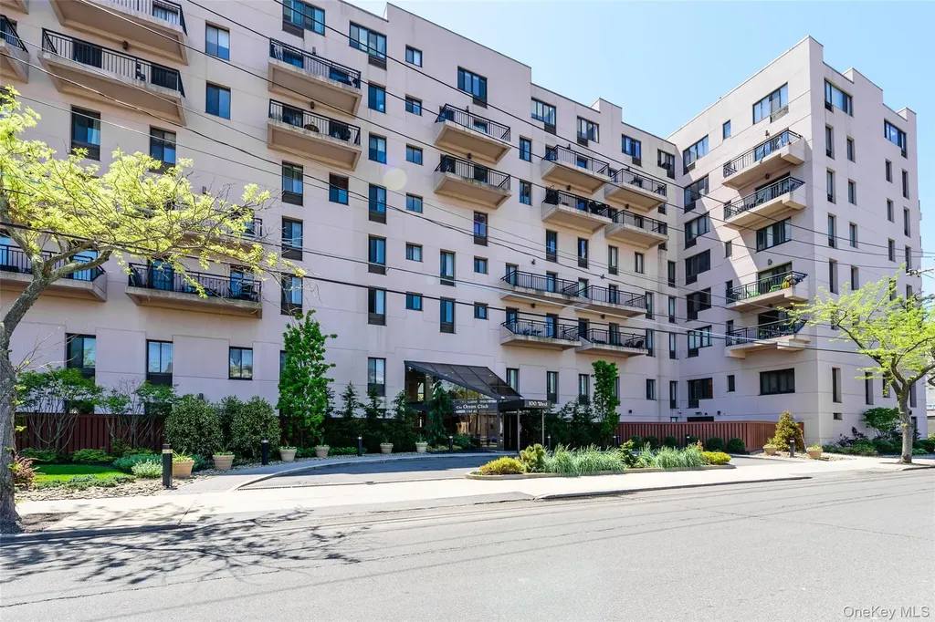 100 W Broadway Long Beach NY 11561