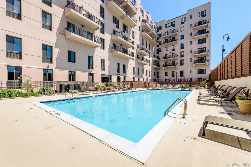 100 W Broadway Long Beach NY 11561