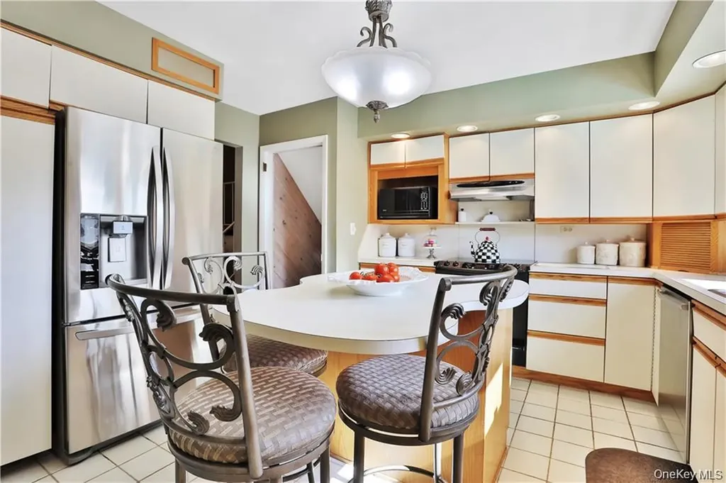 2 Split Tree Drive New Windsor NY 12553