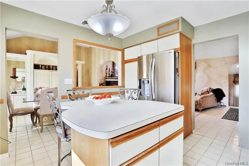 2 Split Tree Drive New Windsor NY 12553