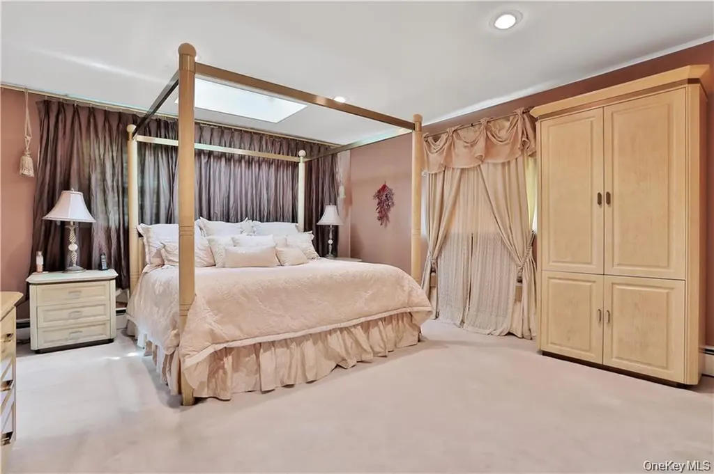 2 Split Tree Drive New Windsor NY 12553