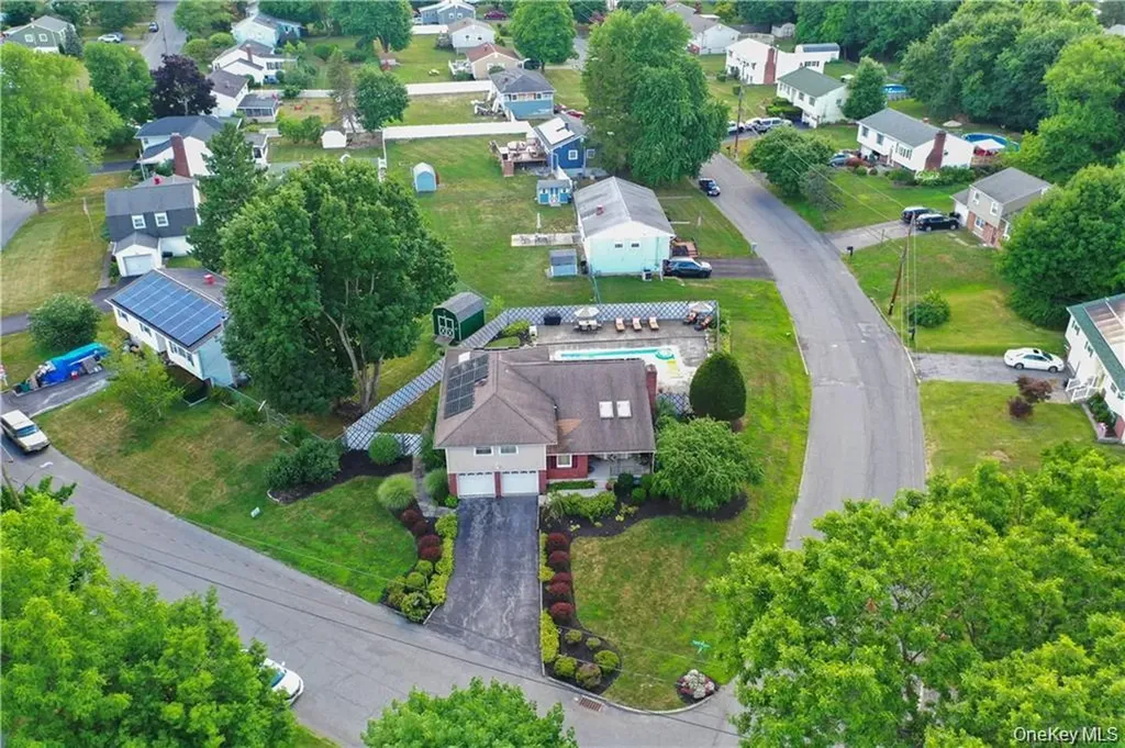2 Split Tree Drive New Windsor NY 12553