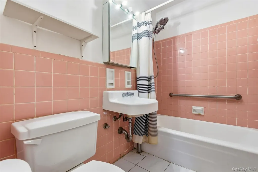60-11 Broadway Woodside NY 11377