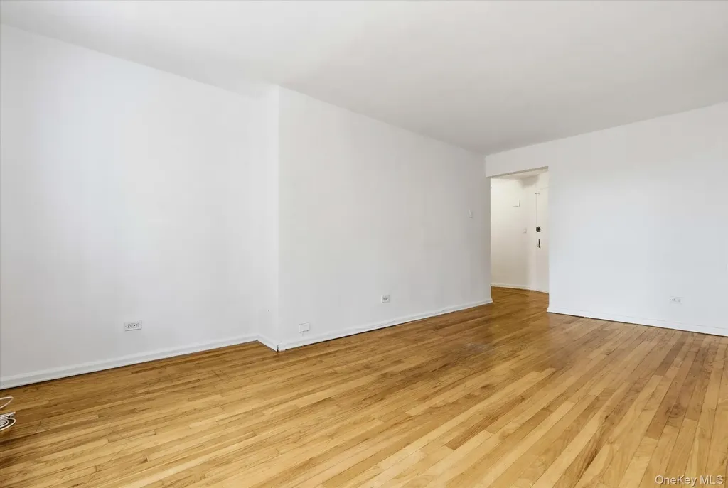 60-11 Broadway Woodside NY 11377