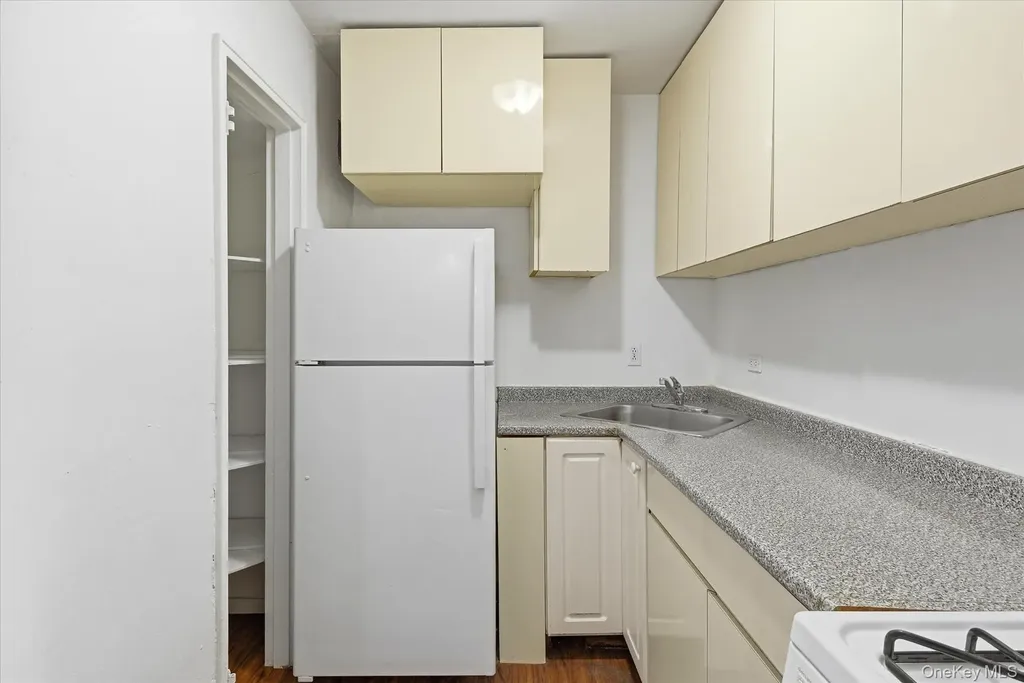 60-11 Broadway Woodside NY 11377