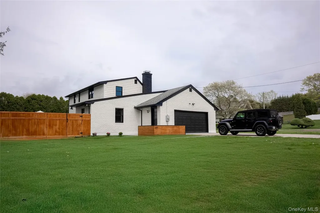 17 Underhill Drive Southampton NY 11968