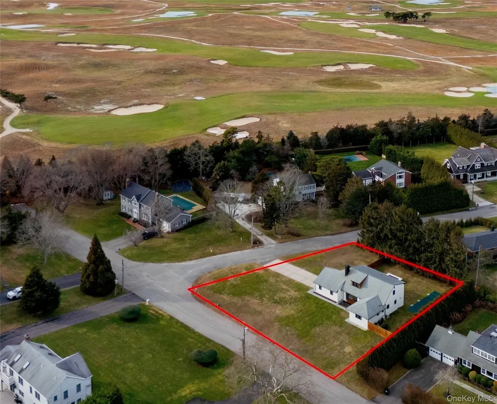 17 Underhill Drive Southampton NY 11968