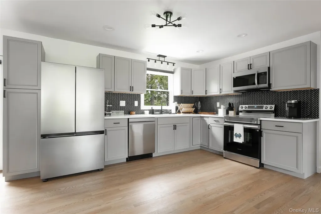 17 Underhill Drive Southampton NY 11968