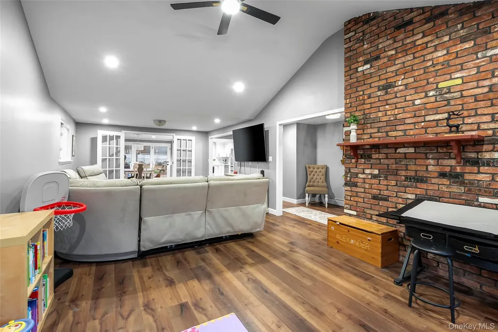 19 Corvette Road Selden NY 11784