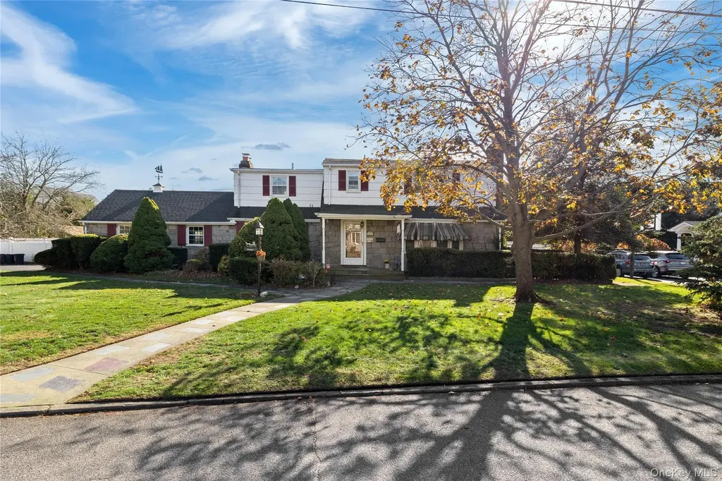 6 White Birch Drive Babylon NY 11702