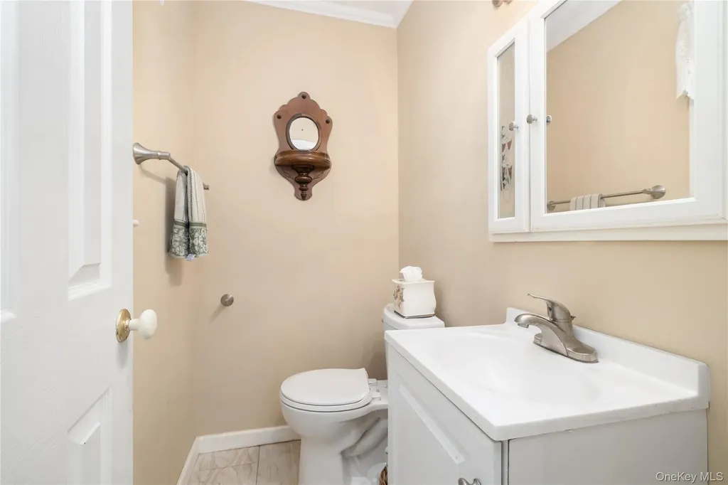 6 White Birch Drive Babylon NY 11702