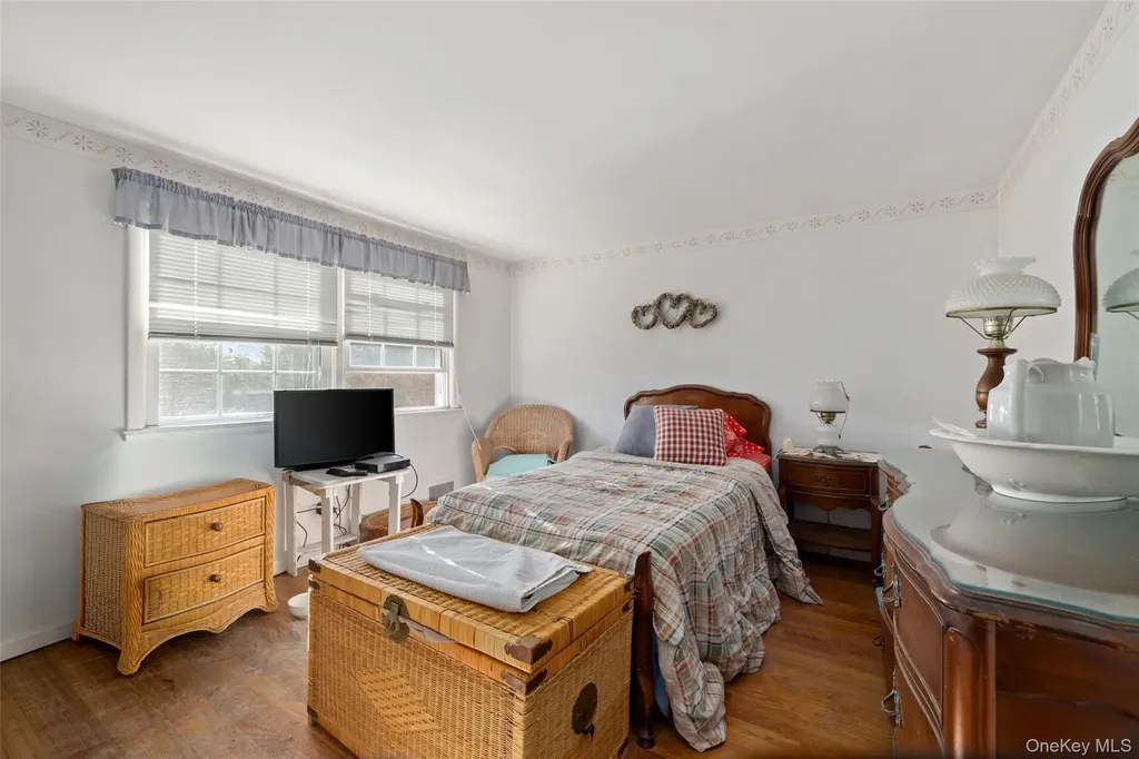 6 White Birch Drive Babylon NY 11702