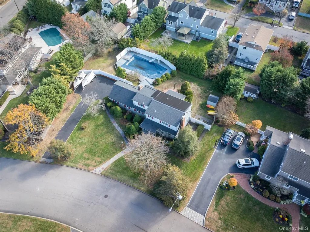 6 White Birch Drive Babylon NY 11702
