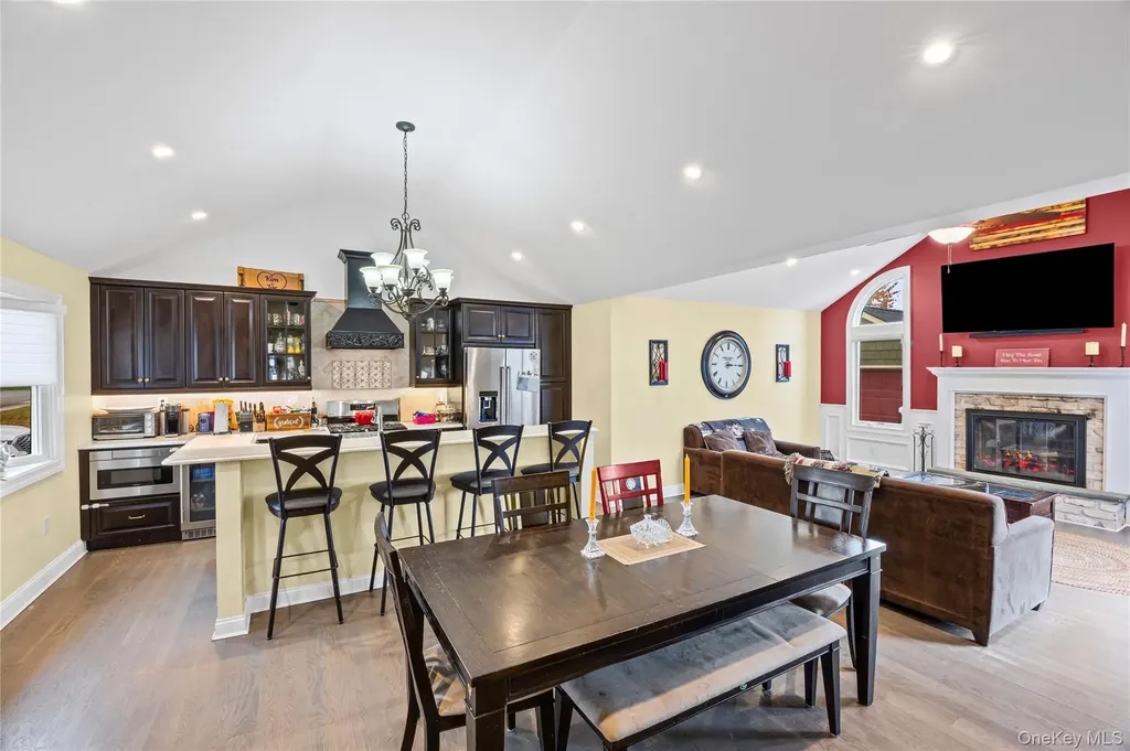 37 Beachwood Drive Babylon NY 11702