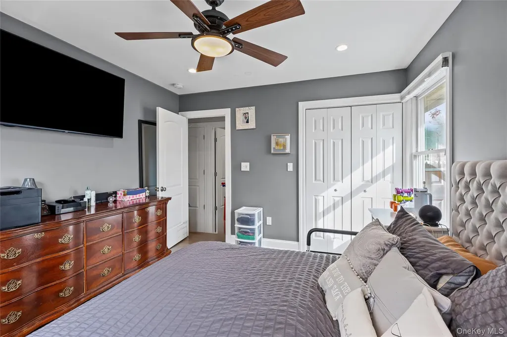 37 Beachwood Drive Babylon NY 11702
