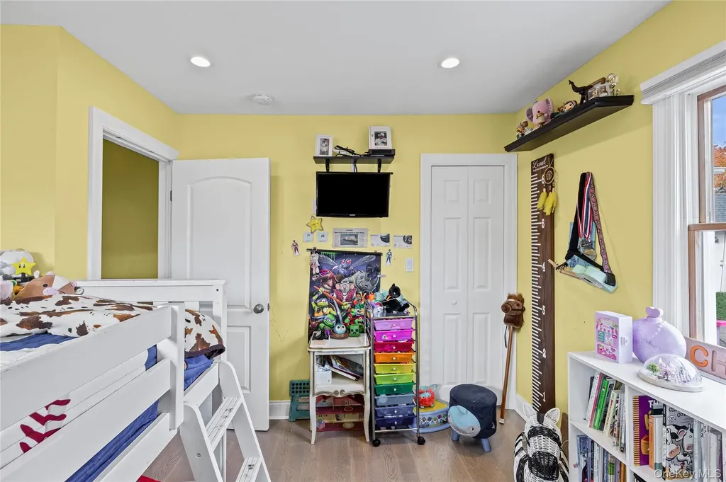 37 Beachwood Drive Babylon NY 11702