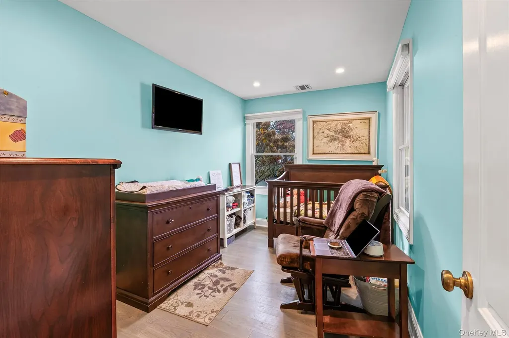 37 Beachwood Drive Babylon NY 11702