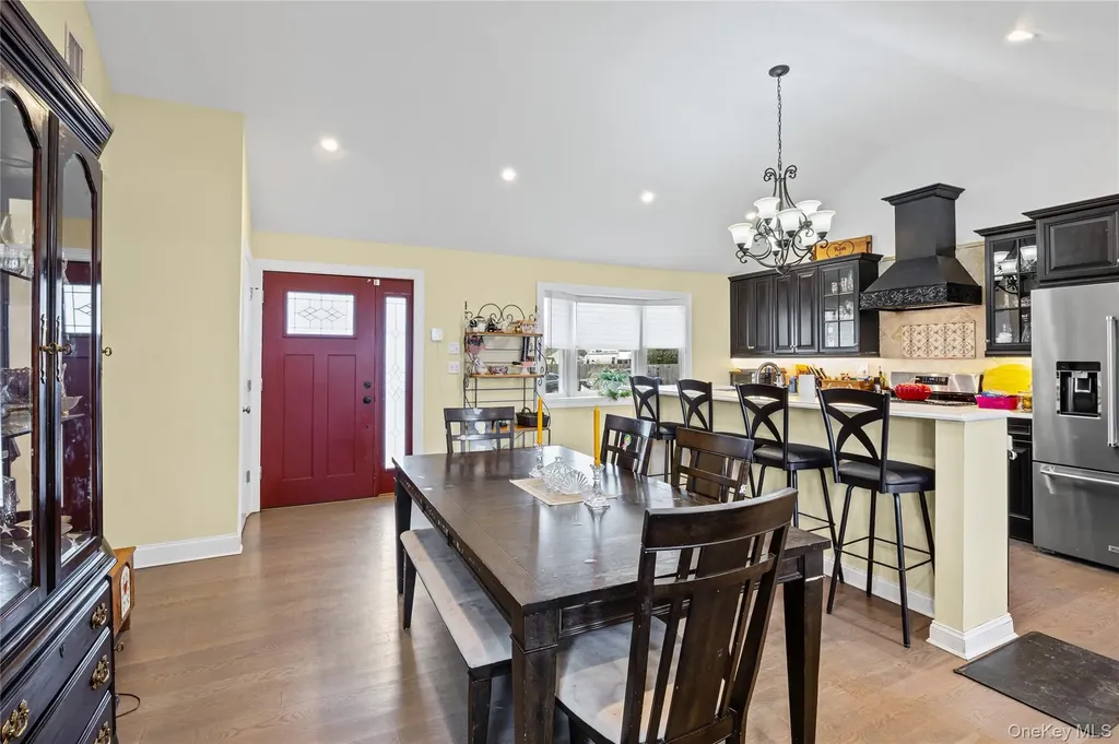 37 Beachwood Drive Babylon NY 11702