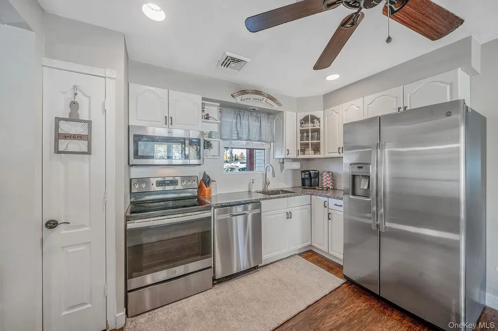 3 Vee Jay Drive Shoreham NY 11786