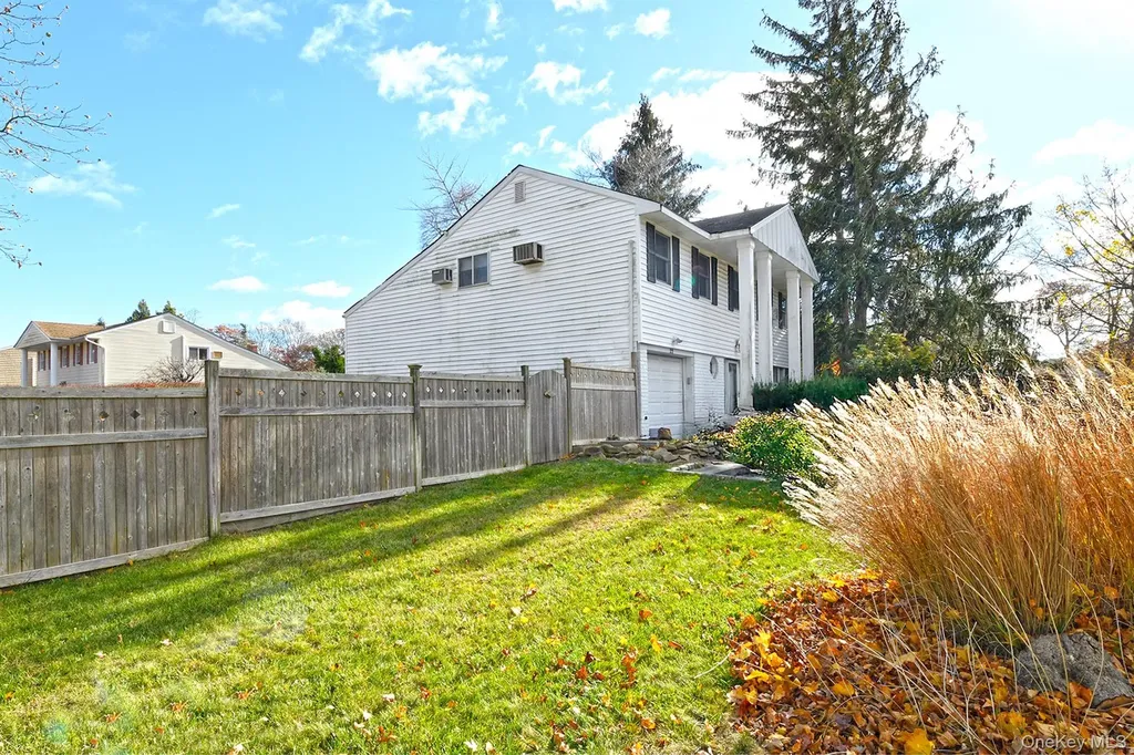 22 Suttonwood Drive Commack NY 11725